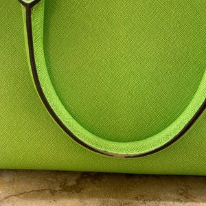 Michael Kors lime green hand bag